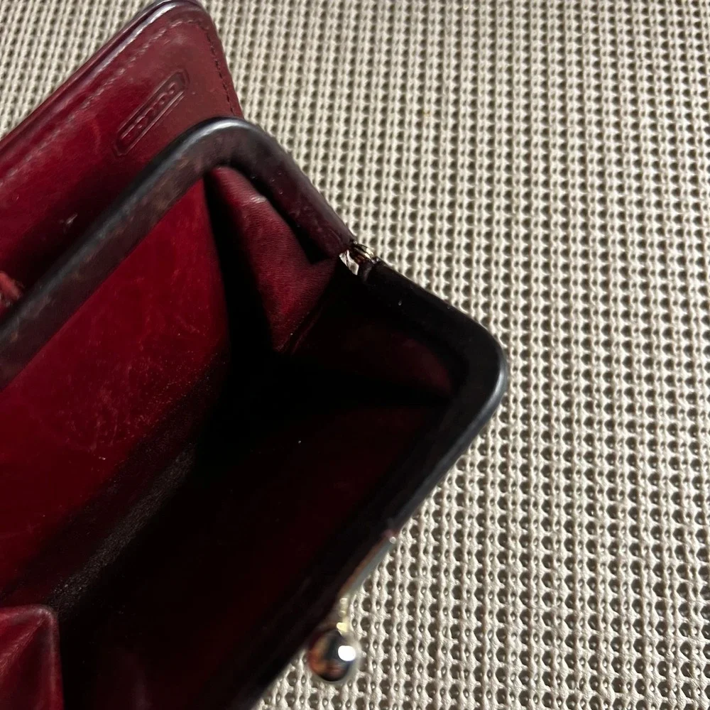 Vintage Coach Mahogany Leather Kiss Lock Bifold Wallet Dark Red Mahogany